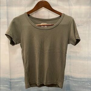 American Eagle Outfitters Green Fitted Short Sleeve T-Shirt